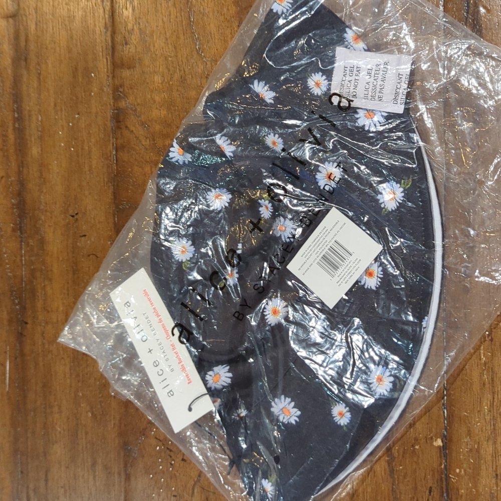 Alice + Olivia reversible bucket hat